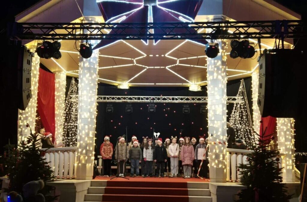 Nastup II. osnovne škole na Adventu